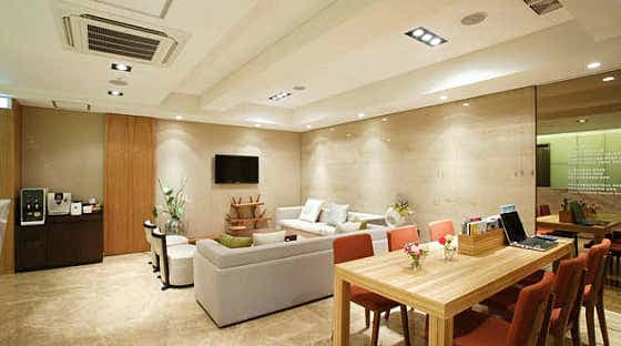 Clinic waiting lounge at JP Plastic Surgery