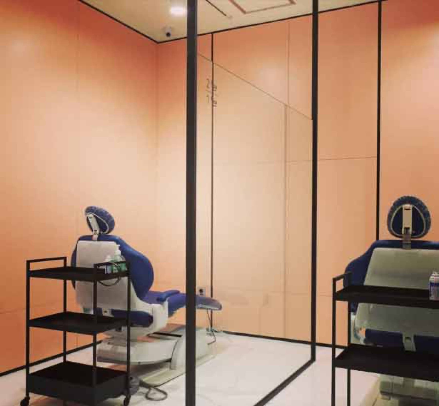 Treatment equipment room at KLEAM Clinic Hongdae